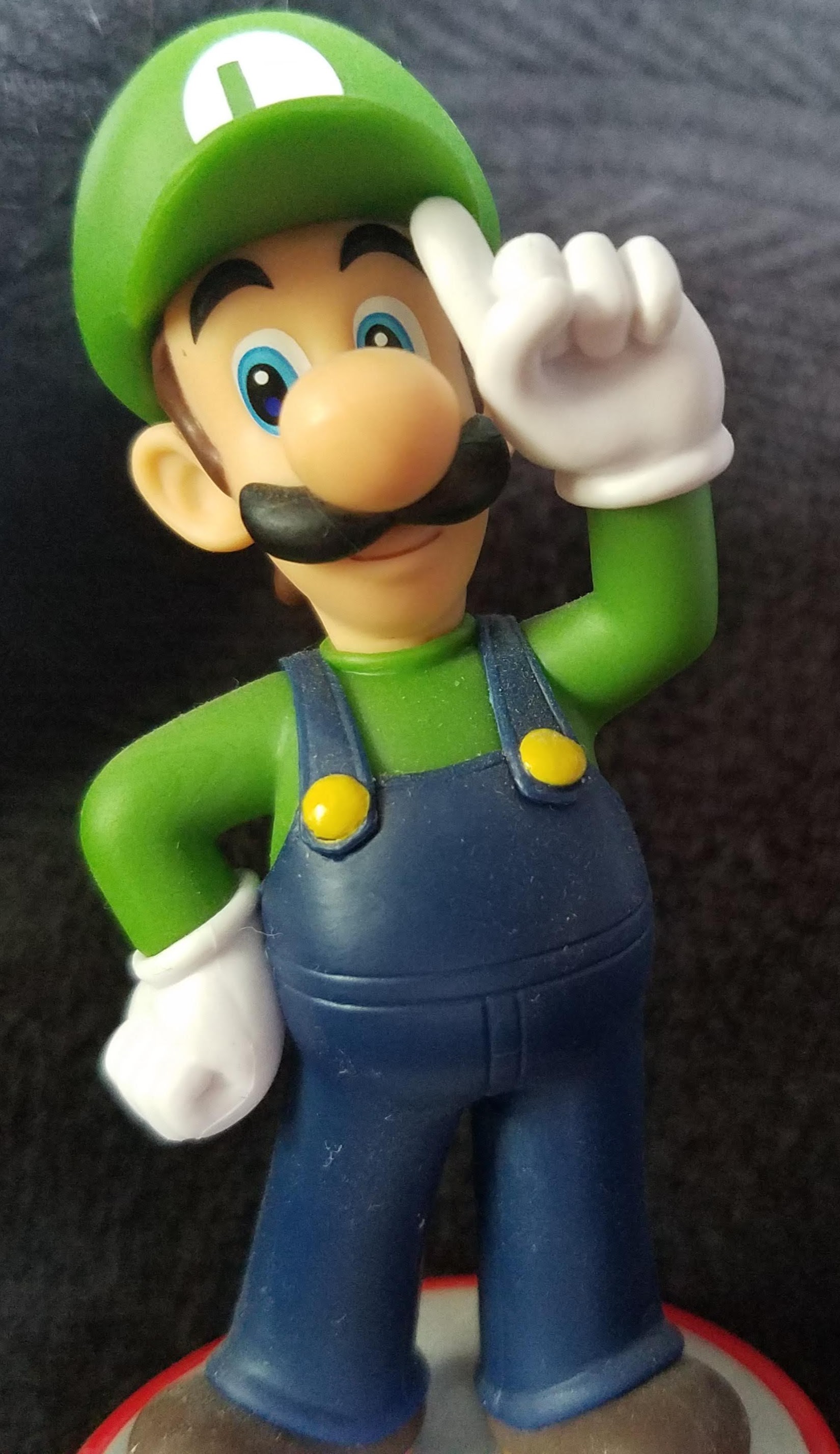 luigi smile